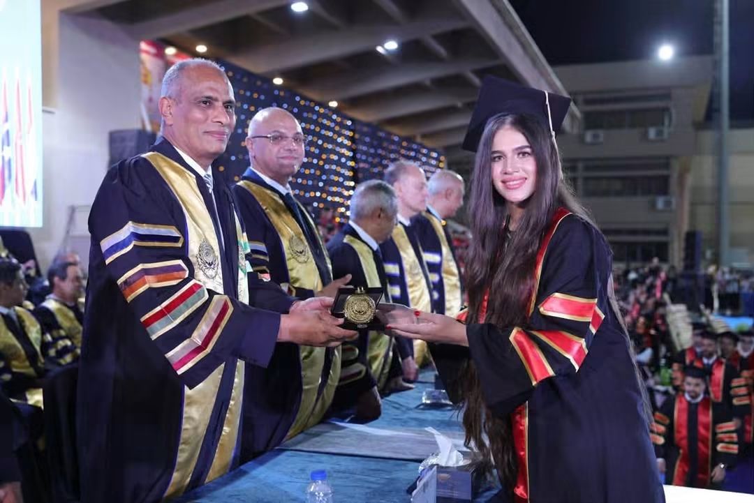 محافظ كفر الشيخ يشهد احتفالية تخرج دفعة جديدة من الأكاديمية العربية ويشيد بمشروعات الخريجين المبتكرة
