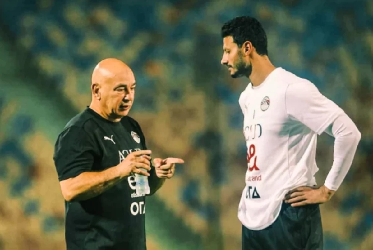 محمد الشناوي بقميص منتخب مصر خلال التدريبات