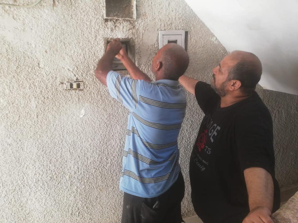 تشميع ورفع عدادات الكهرباء بالشقق السكنية في مدينة الشروق