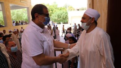 شيخ الأزهر يستقبل وزير القوى العاملة في ساحة الطيب بالأقصر