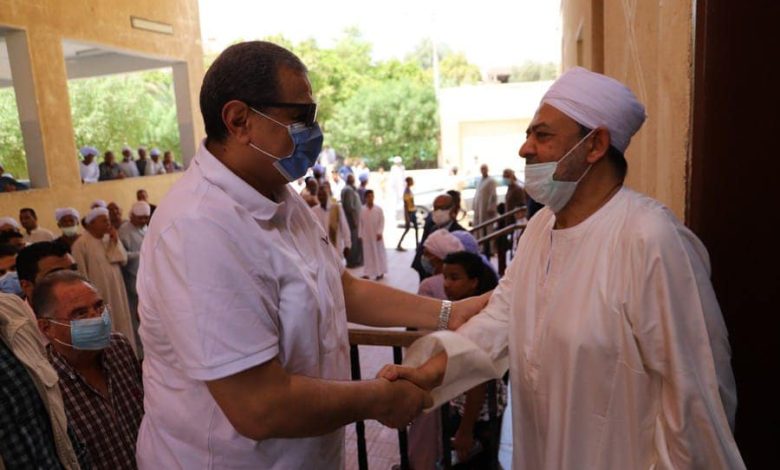 شيخ الأزهر يستقبل وزير القوى العاملة في ساحة الطيب بالأقصر