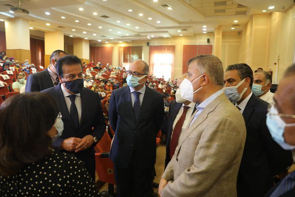 وزير التعليم العالي يتابع حملة تطعيم أعضاء هيئة التدريس ضد كورونا