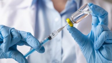 حسمًا للجدل.. المصل واللقاح يوضح حقيقة خطورة الجمع بين لقاح "كورونا والإنفلونزا"
