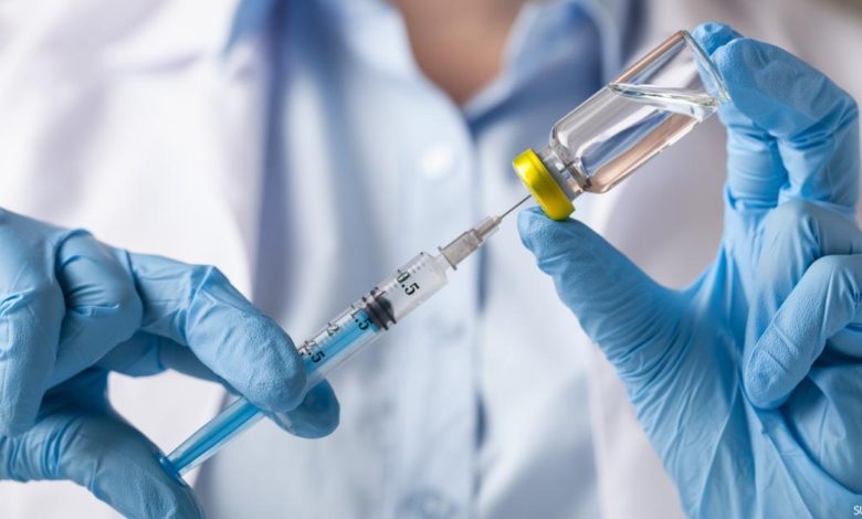 حسمًا للجدل.. المصل واللقاح يوضح حقيقة خطورة الجمع بين لقاح "كورونا والإنفلونزا"
