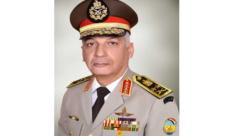 وصول وزير الدفاع التجمع الخامس لـ تشييع جثمان المشير طنطاوي