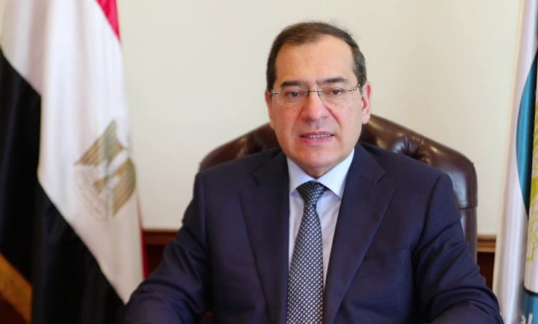 وزير البترول يكشف عن أسباب إلغاء التعامل بـ بنزين 80