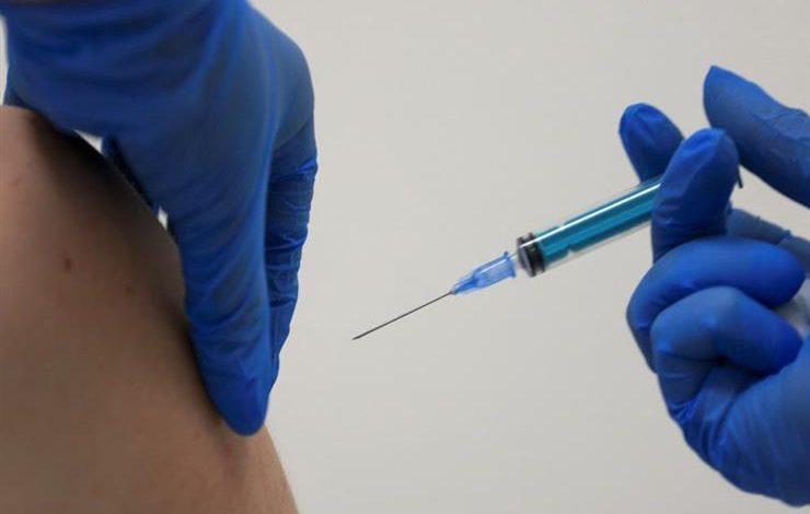 الصحة تعلن عن لقاح تطعيم ضد كورونا لمن هم أقل من 18 سنة