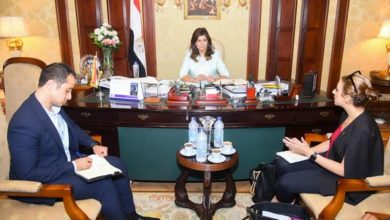 نبيلة مكرم تعقد اجتماعًامع ممثلي مؤسسة حياة كريمة لبحث مشاركة المصريين بكندا