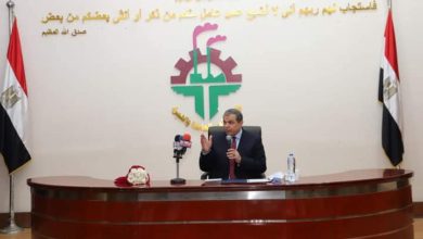 سعفان.. يسلم 297 عقد عمل لأصحاب الهمم والعزيمة ضمن مبادرة "حياة كريمة"