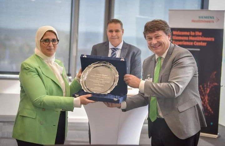 وزيرة الصحة.. تتفقد مصنع إنتاج الأجهزة الطبية والأشعة التشخيصية بمقر شركة "سيمنز" العالمية