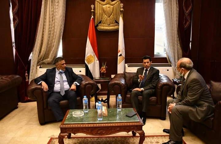وزير الشباب يلتقي بـ وزير السكن والعمران الجزائري