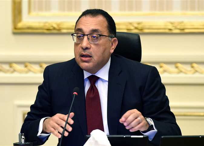 رئيس الحكومة يتخذ قرار صادم يعكر صفو "المدخنين"