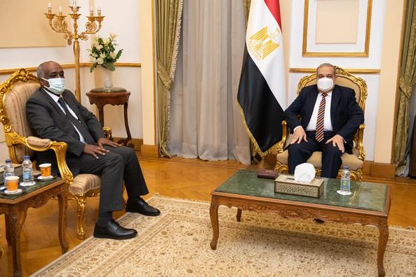 وزير الدولة للإنتاج الحربي يستقبل "سفير مصر باليابان" لأمر هام