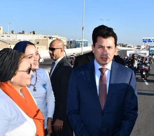 وزير الرياضة يطلق فعاليات ماراثون دراجات بمحور شينزو آبي