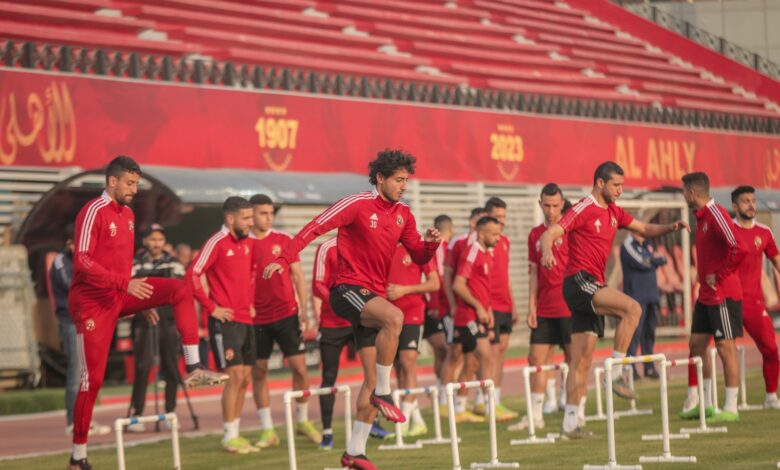 القندوسي في تشكيل الأهلي المتوقع لمباراة الداخلية اليوم بالدوري