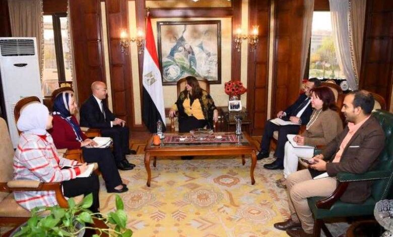 وزيرة الهجرة