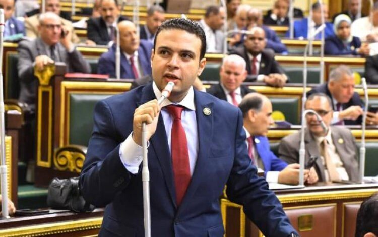 عبد المنعم إمام