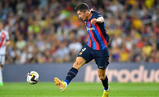 مفاوضات الهلال السعودي مع نجم برشلونة 