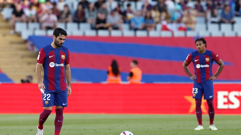 برشلونة يعتلي صدارة الدوري الإسباني