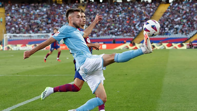 برشلونة يعتلي صدارة الدوري الإسباني