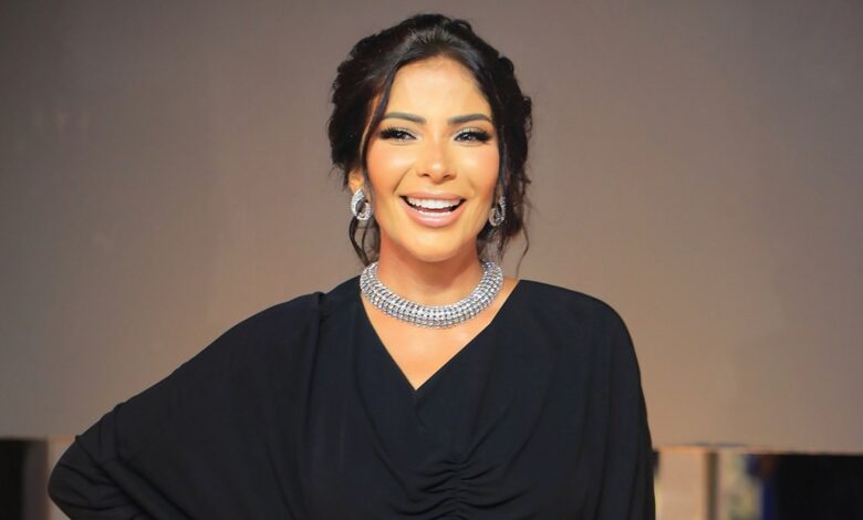 منى زكي