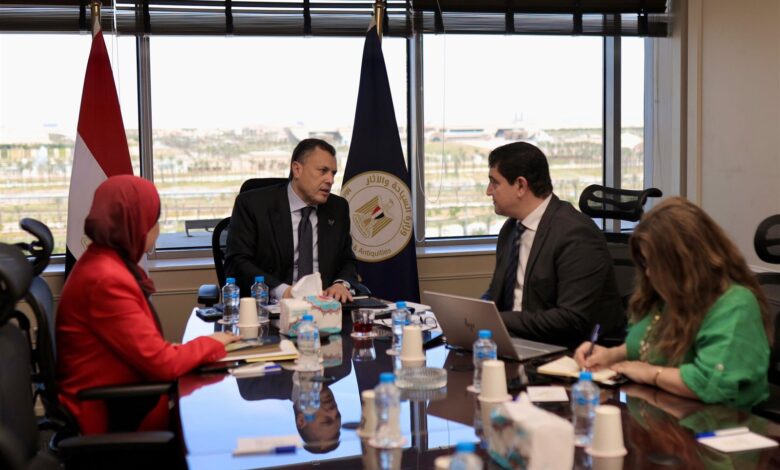 وزير السياحة والآثار