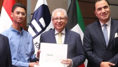 السفير/أسامة شلتوت يكرم أحمد محمد ابوعمرة