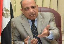 وزير الكهرباء محمود عصمت