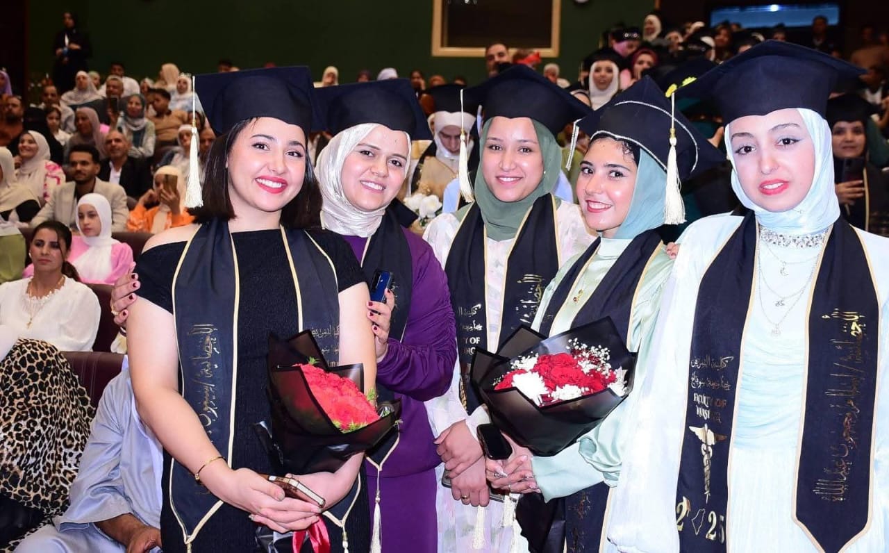 رئيس جامعة سوهاج يعلن تعيين 16 معيداً بحفل تخرج دفعة فى كلية التمريض