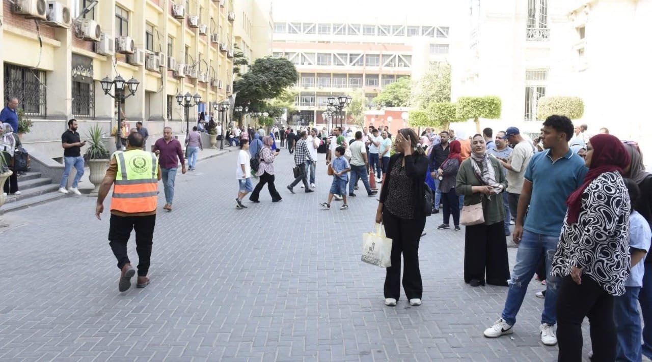 جامعة عين شمس تنفذ تجربة إخلاء ناجحة بالمباني الإدارية