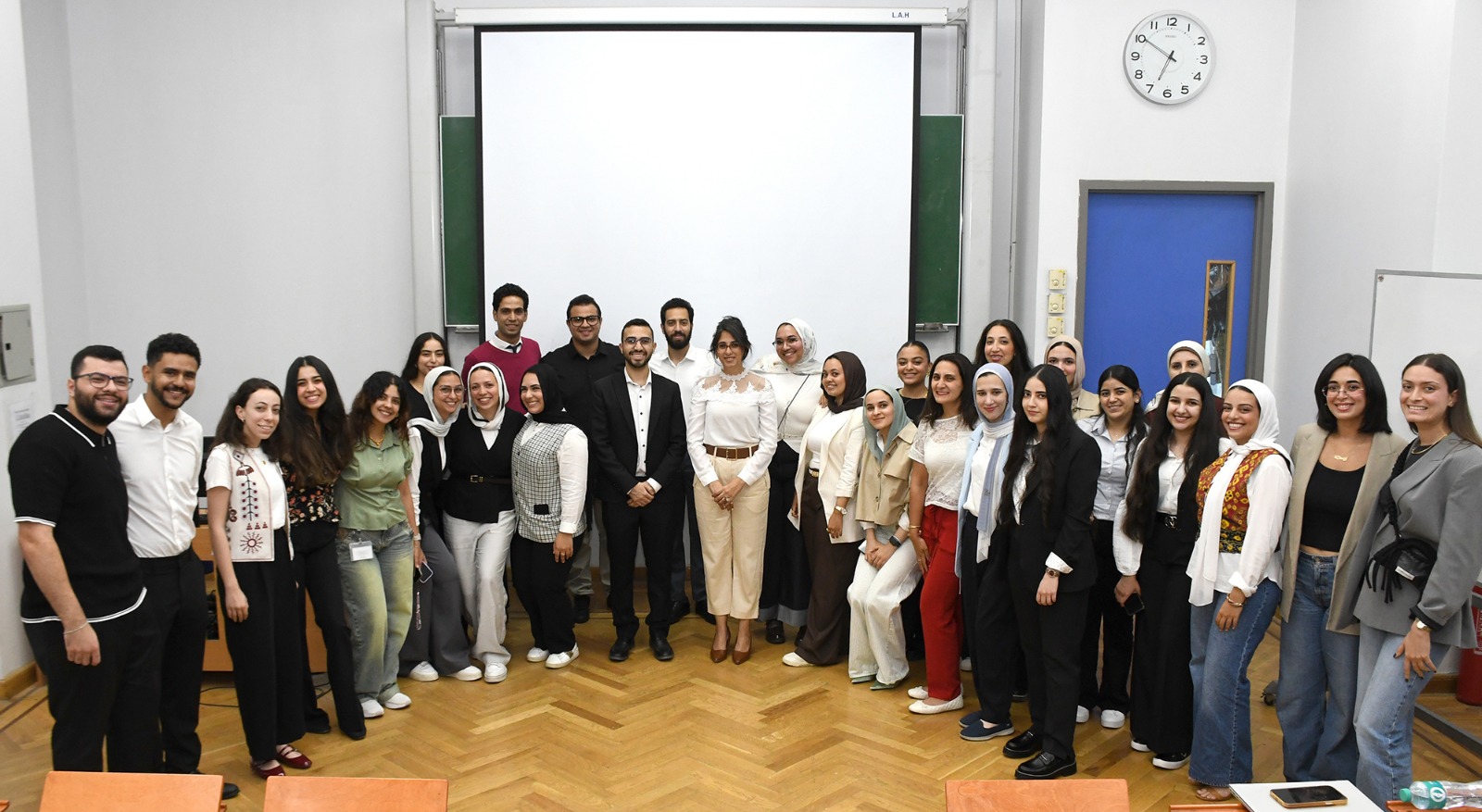 بالذكاء الأصطناعى.. الجامعة الألمانية بالقاهرة تطلق دورة جديدة لدبلومة التسويق الدوائي