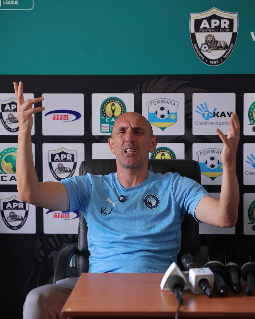 يورتشيتش: مستاء من إصرار مسئولي الجيش الرواندي على إقامة اللقاء علي ملعب نجيل صناعي