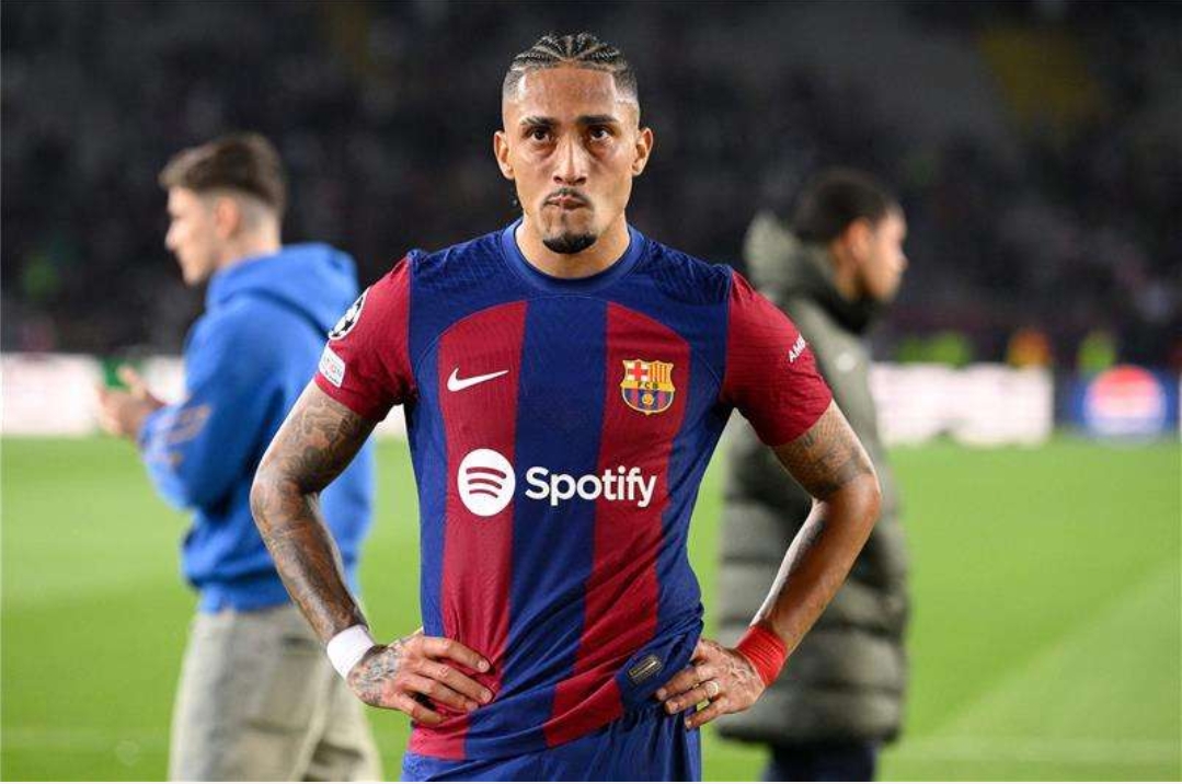 إصابات رافينيا وجارسيا تربك حسابات برشلونة قبل مواجهة باريس في دوري الأبطال