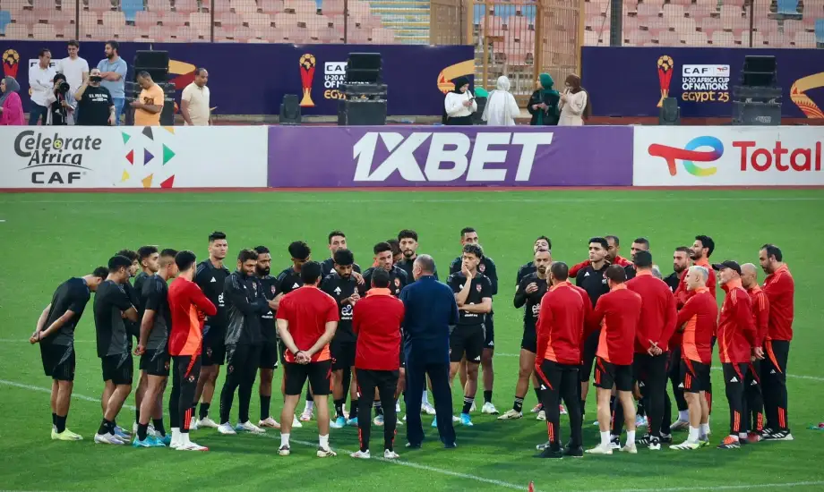 رد فعل عنيف من الخطيب تجاه لاعبي الأهلي بعد التعادل مع إنبي