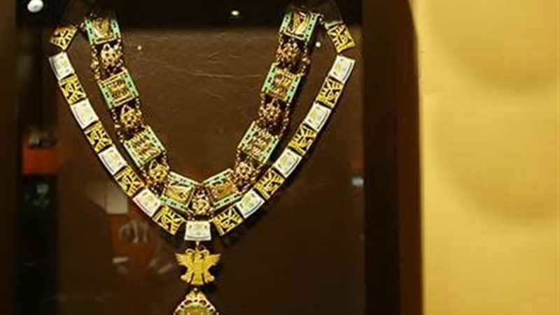 كل ما تريد معرفته عن قلادة النيل التي منحها السيسي لترامب