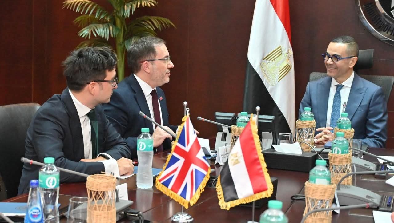 وزير الاستثمار يبحث دعم الشراكة الاقتصادية بين مصر وبريطانيا