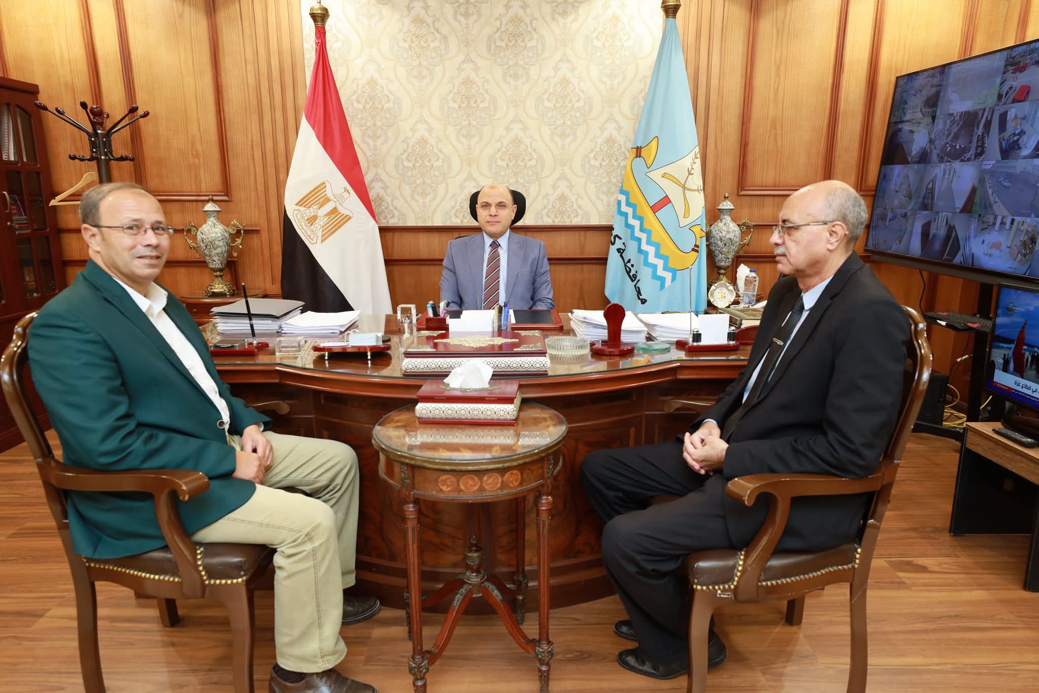 محافظ كفرالشيخ يبحث مع مدير عام الأبنية التعليمية مشروعات إنشاء وتطوير المدارس