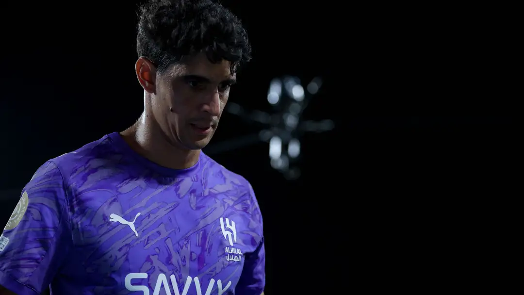 الهلال يقترب من تجديد عقد ياسين بونو لعامين رغم العروض الأوروبية