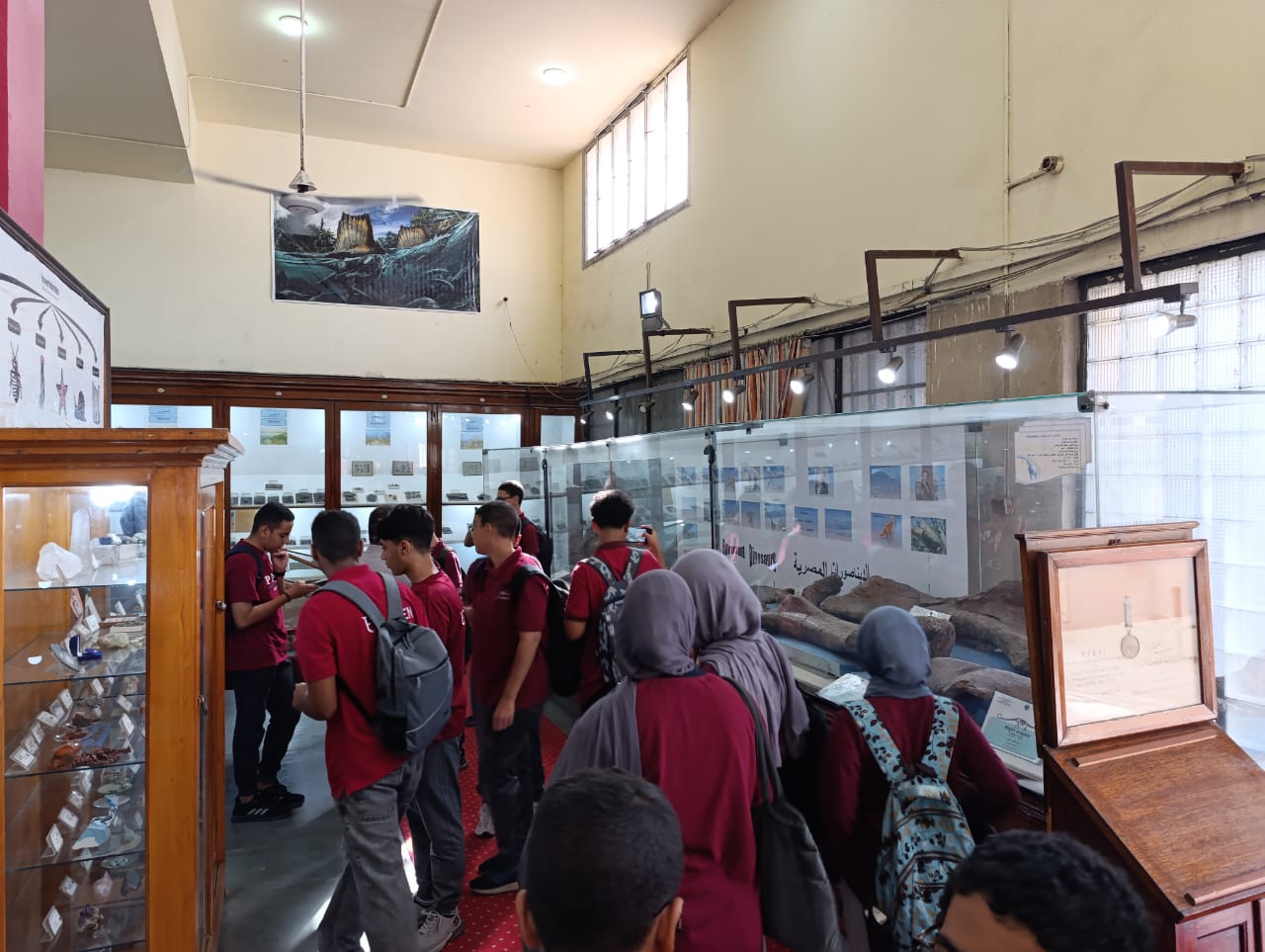 زيارة تعليمية لطلاب معهد الكوزن المصري الياباني إلى المتحف الجيولوجي المصري