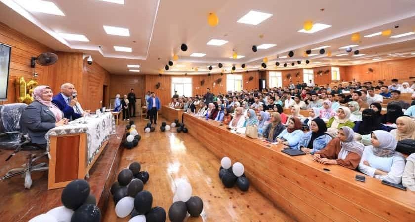 رئيس جامعة كفر الشيخ يشهد حفل استقبال الطلاب الجدد بكلية العلاج الطبيعي