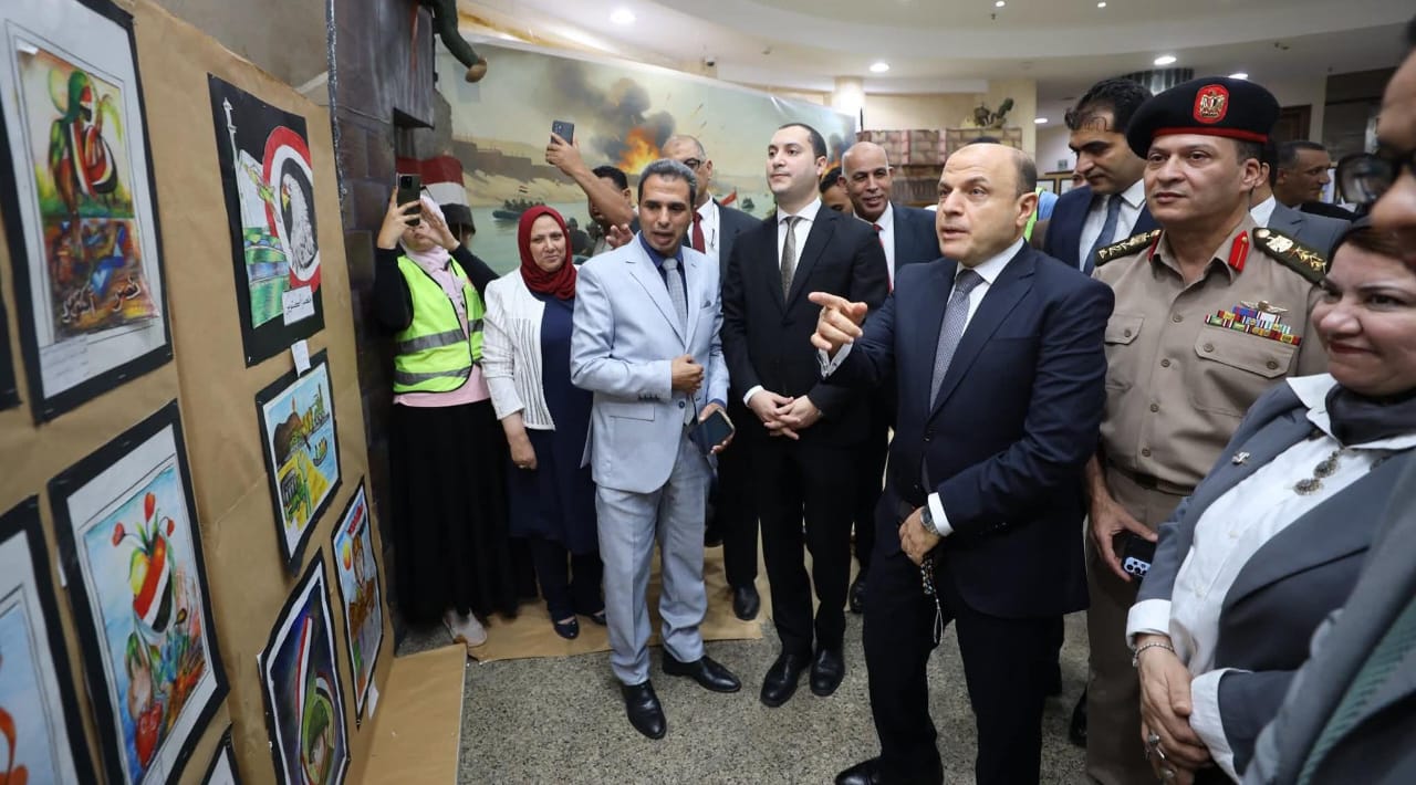 محافظ كفرالشيخ يتفقد معرض بانوراما نصر أكتوبر ويشيد بإبداعات طلاب التربية والتعليم