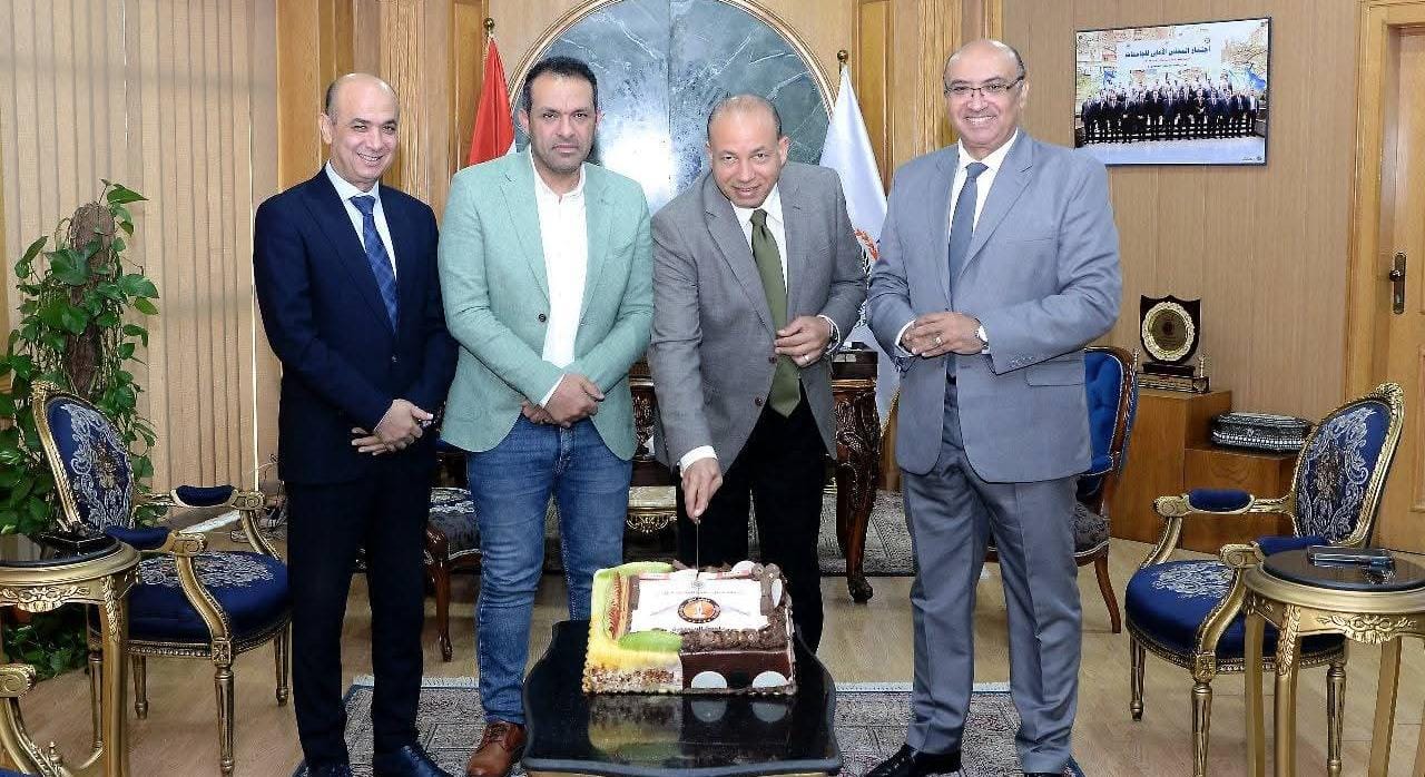تقرير حول فوز جامعة المنصورة بالجائزة الذهبية في الأنشطة الطلابية على مستوى الجامعات المصرية