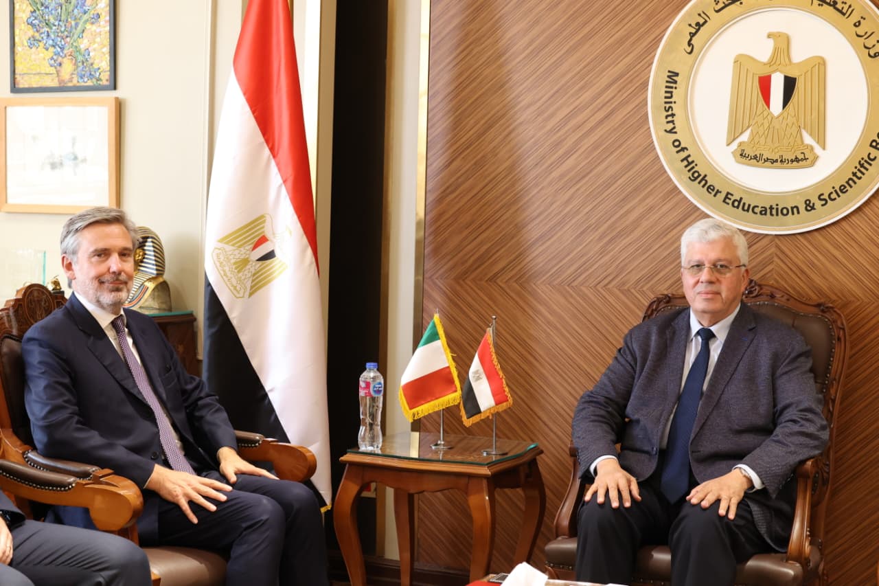 عاشور يستقبل السفير الإيطالي بالقاهرة