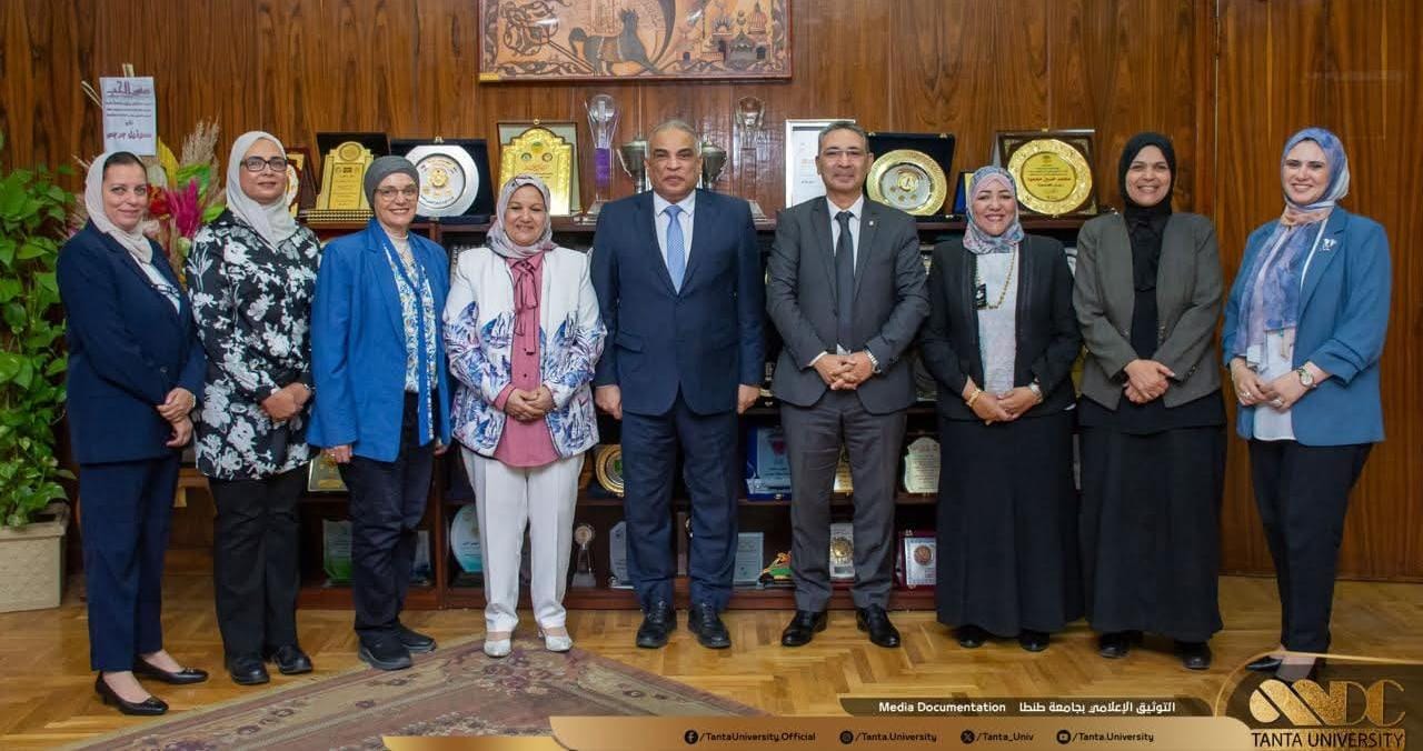 رئيس جامعة طنطا يستقبل لجنة الاعتماد المؤسسي والبرامجي لكلية طب الأسنان