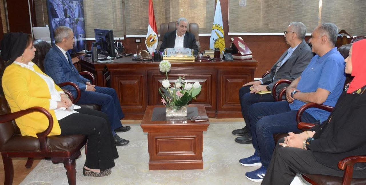 محافظ الغربية يشدد على رقابة الأسواق بشكل يومي