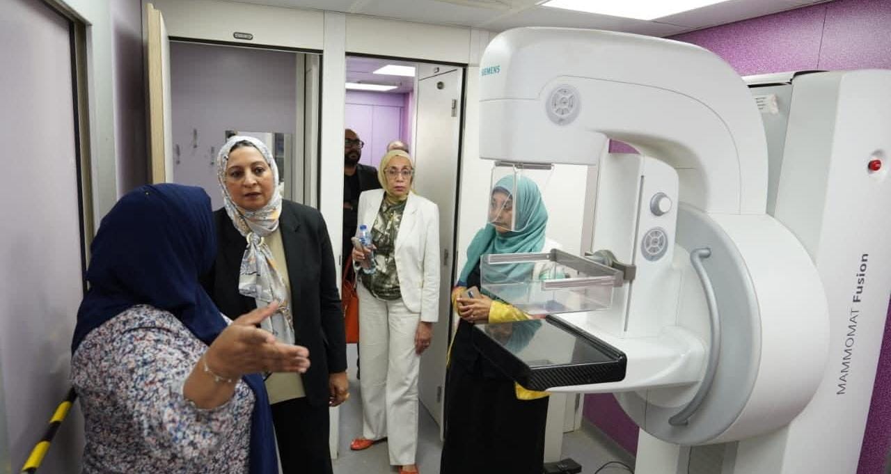 جامعة عين شمس تستضيف مبادرة "صحة المرأة والكشف المبكر عن سرطان الثدي"