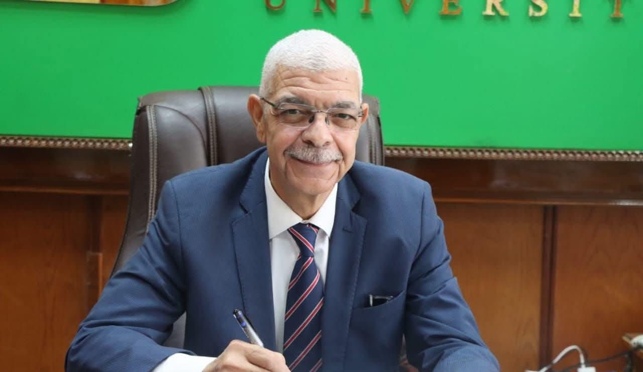 رئيس جامعة المنوفية يعقد اجتماعاً أون لاين بالعمداء لمتابعة سير العمل وانتظام الدراسة