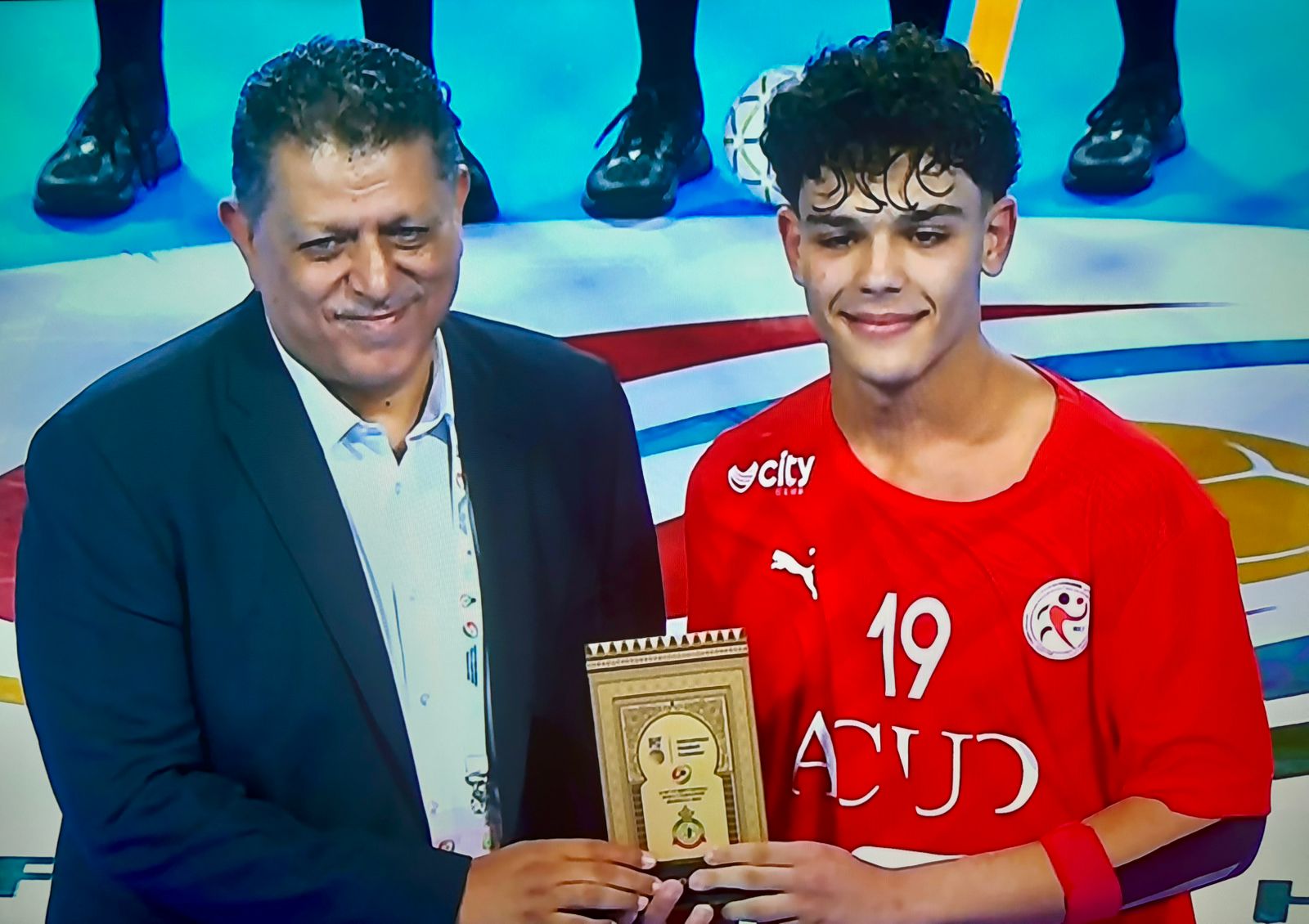 تتويج زين عبد الوارث بجائزة أفضل لاعب في مباراة مصر والبرازيل