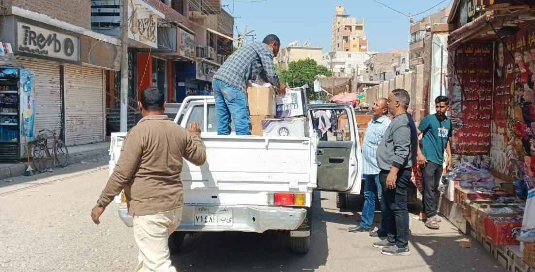حملة مكبرة بمدينة القوصية لرفع الإشغالات من الشوارع