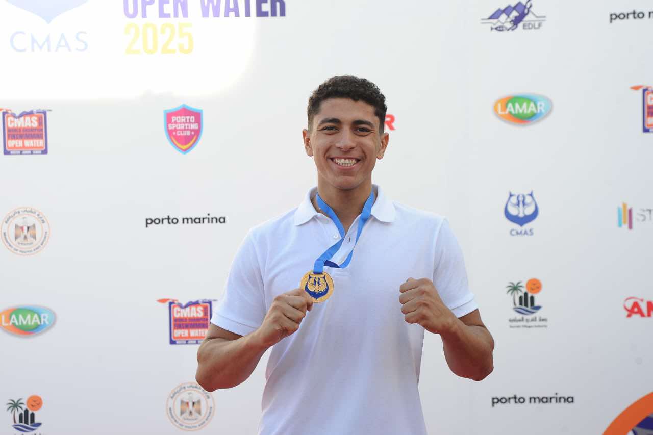 بطل السباحة بالزعانف أحمد هشام صفوت : أسعى لتحطيم الرقم العالمي في كأس العالم المقبلة بأبو ظبي